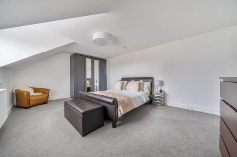 1373467-16-690b59...