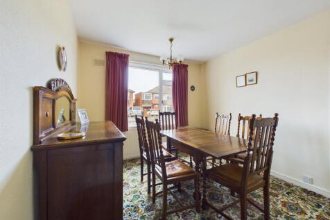 Dining Room/Bedroom2