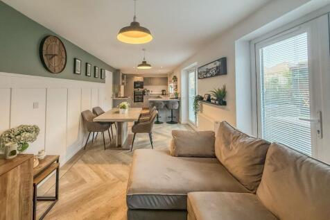 Dining Kitchen/Family Room