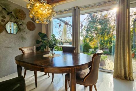 To Book A Viewing Call TPS Lostwithiel on 01208 87