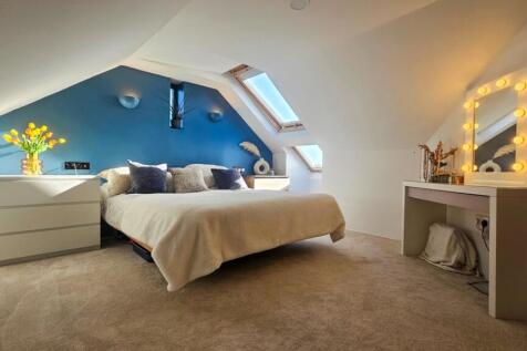 To Book A Viewing Call TPS Lostwithiel on 01208 87