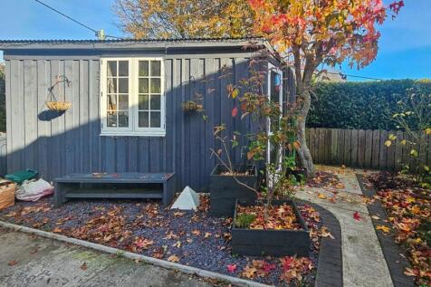To Book A Viewing Call TPS Lostwithiel on 01208 87