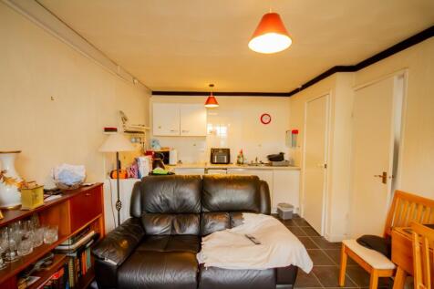 To Book A Viewing Call TPS Lostwithiel on 01208 87