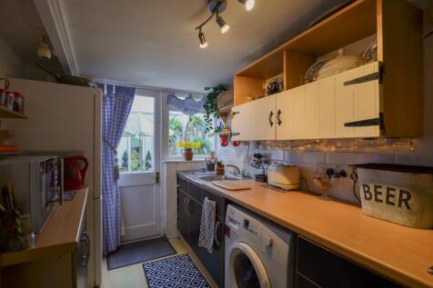 To Book A Viewing Call TPS Lostwithiel on 01208 87
