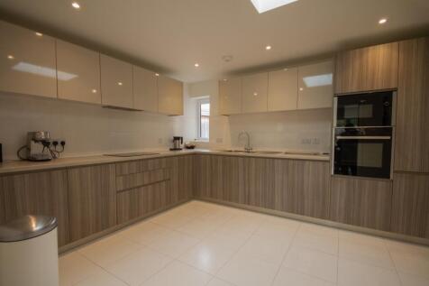 To Book A Viewing Call TPS Lostwithiel on 01208 87