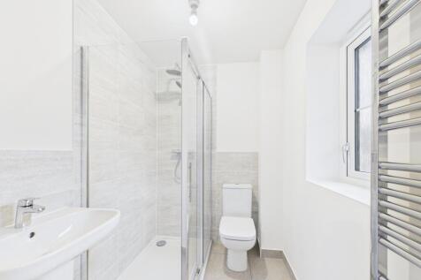 Rosehip en suite bathroom