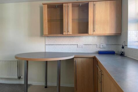 16 Ickworth - Kitchen 1.jpg