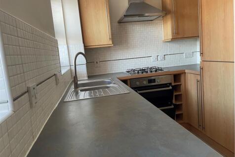 16 Ickworth - Kitchen 2.jpg