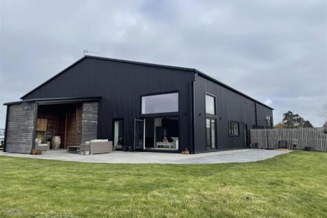 2 The Paddocks - Main Photo.JPG