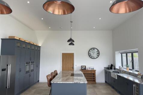 2 The Paddocks - Kitchen.JPG