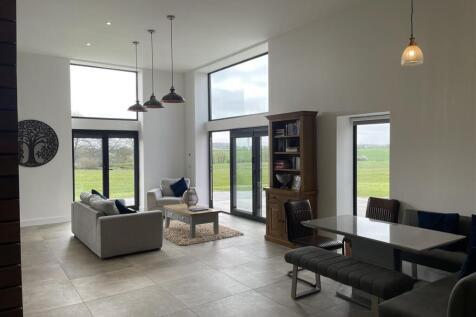 2 The Paddocks - Dining &amp; Living.JPG