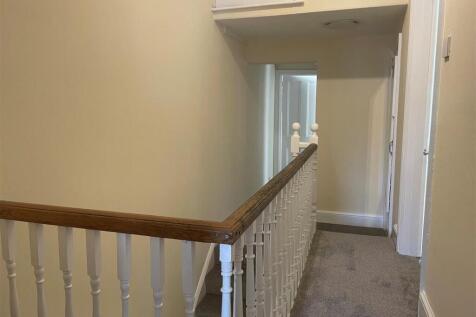 14a Badby Road - Hall Landing.jpg