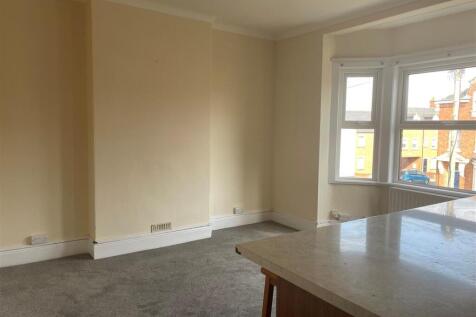 14a Badby Road - Living.jpg