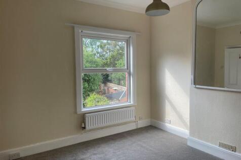 14a Badby Road - Bedroom 1 (1).jpg