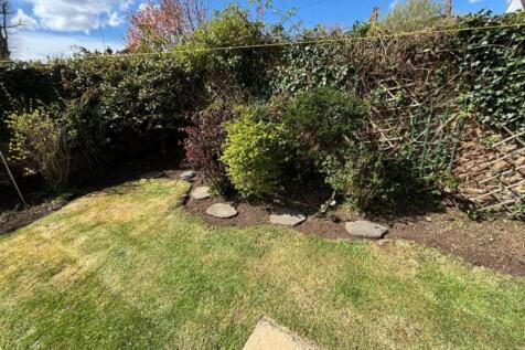 Archway cottage garden 2.jpeg