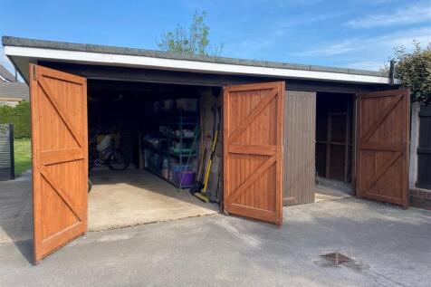 Romery Garage.jpg