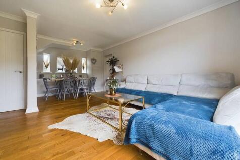 Principal Reception Room &amp; Dining Room