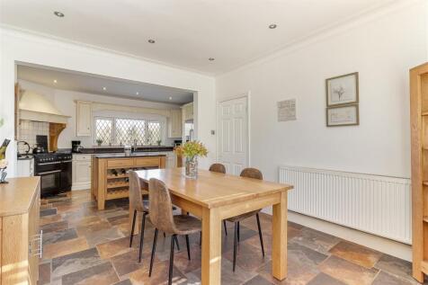 Dining Kitchen - F.jpg