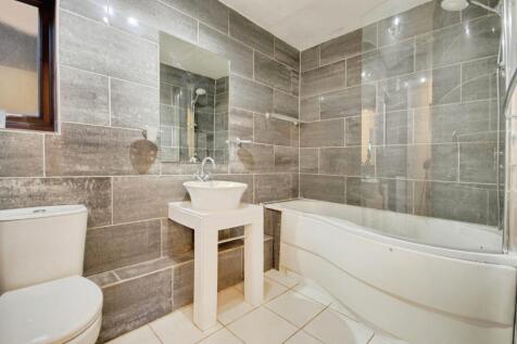 pbox-bathroom-304163.jpg