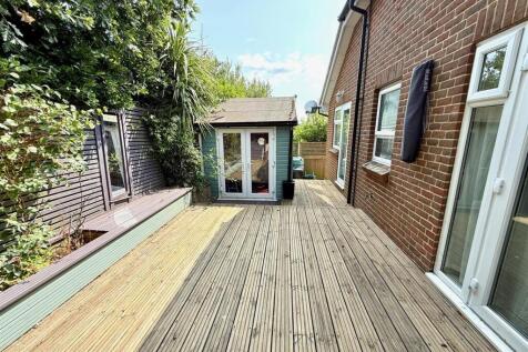 Rear Garden Cabin.jpg