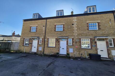 4 Bedroom Town House for sale