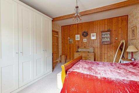 Bedroom 1-2.jpg