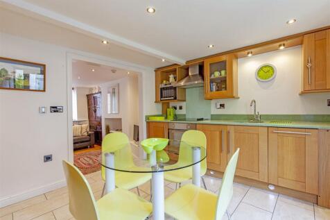 Cottage-Kitchen-2.jpg