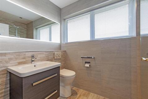 Fully Tiled Shower Room