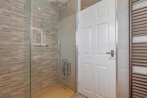 Fully Tiled Shower Room