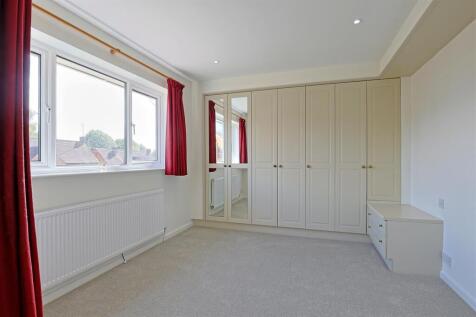 Front Double Main Bedroom