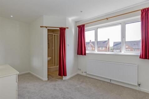 Front Double Main Bedroom