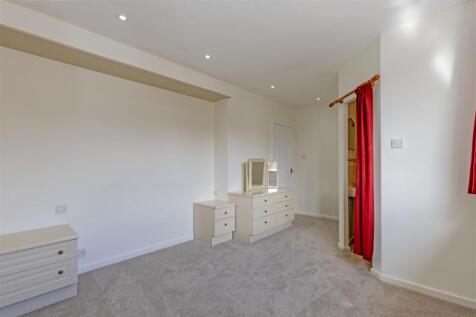 Front Double Main Bedroom