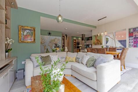 Open Plan Kitchen/Dining/Living Space