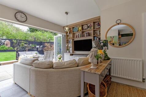Open Plan Kitchen/Dining/Living Space