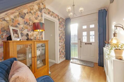 Attractive Entrance Hall