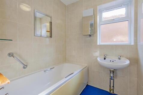 Fully Tiled Shower Room