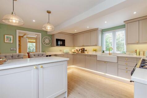 Impressive Kitchen/Breakfast Room