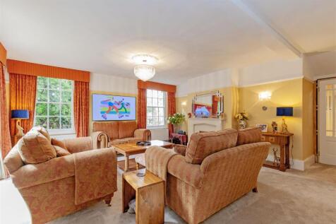 Reception Room-2.jpg