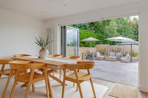 Stunning Open Plan Dining/Living Space