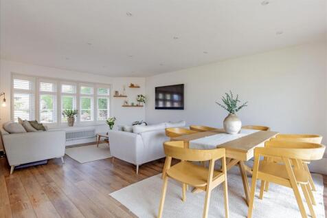 Stunning Open Plan Dining/Living Space