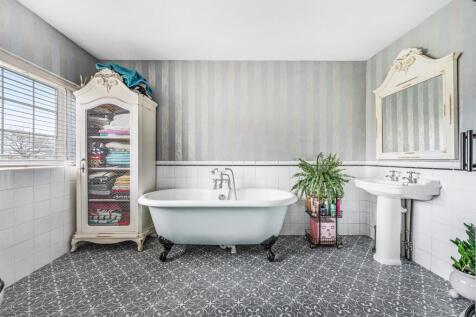 Four-Piece Bathroom