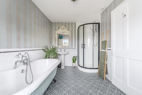 Four-Piece Bathroom