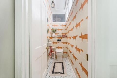 Third Floor Cloakroom