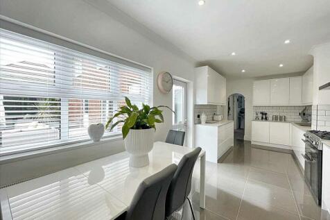 Dining kitchen