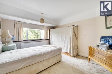 Stoneleigh Park Road, KT19 0RQ