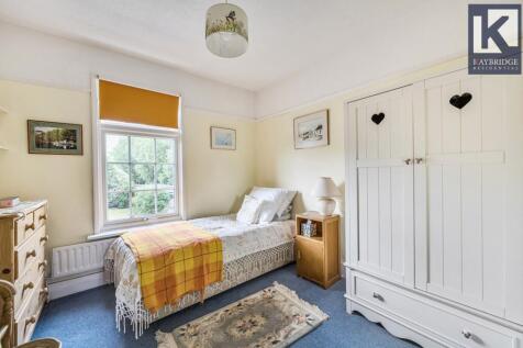 Elm Road, Epsom - KT17 2EU