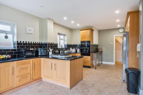 Stoneleigh Crescent, Epsom - KT19 0RP