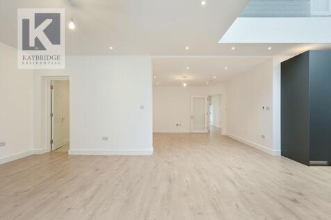 Donnington Road, Worcester Park - KT4 8EN