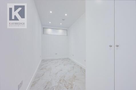 Donnington Road, Worcester Park - KT4 8EN