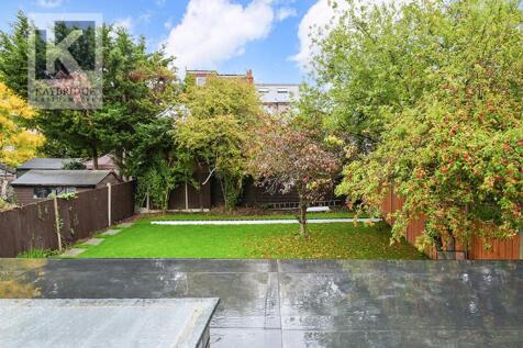 Donnington Road, Worcester Park - KT4 8EN